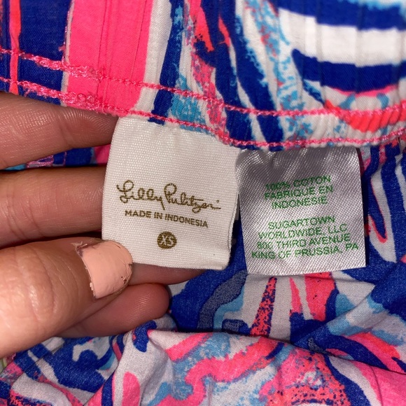Lily Pulitzer 100% Cotton shorts - Picture 2 of 3